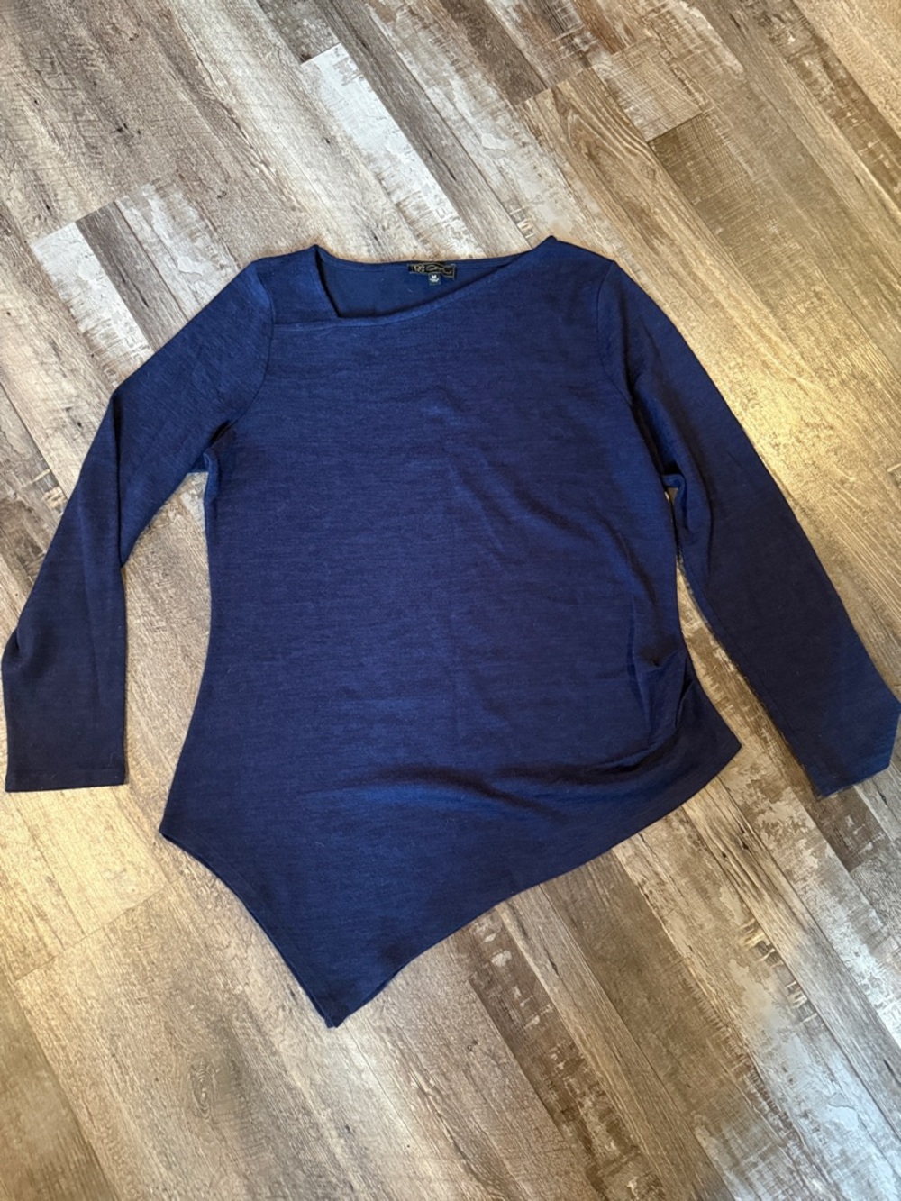 DG2 by Diane Gilman Asymmetric Hem Long Sleeve Top in Navy